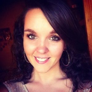 Meet your Posher, Caitlin